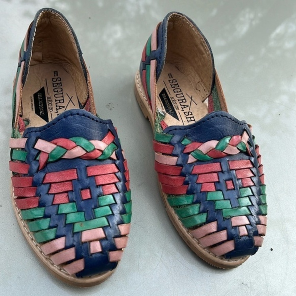 Huaraches girls traditional Mexican segura,shy girls 12‎